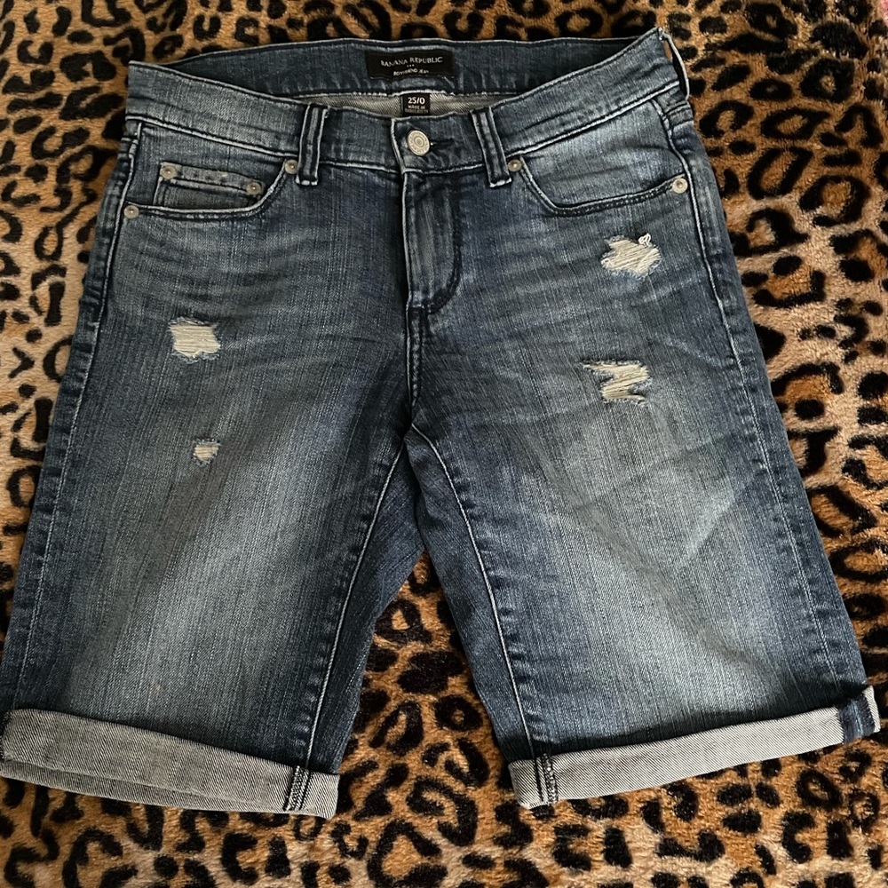 Banana Republic Jean Shorts Womens 25/0 Blue Excellent Distressed Bermuda Cuff